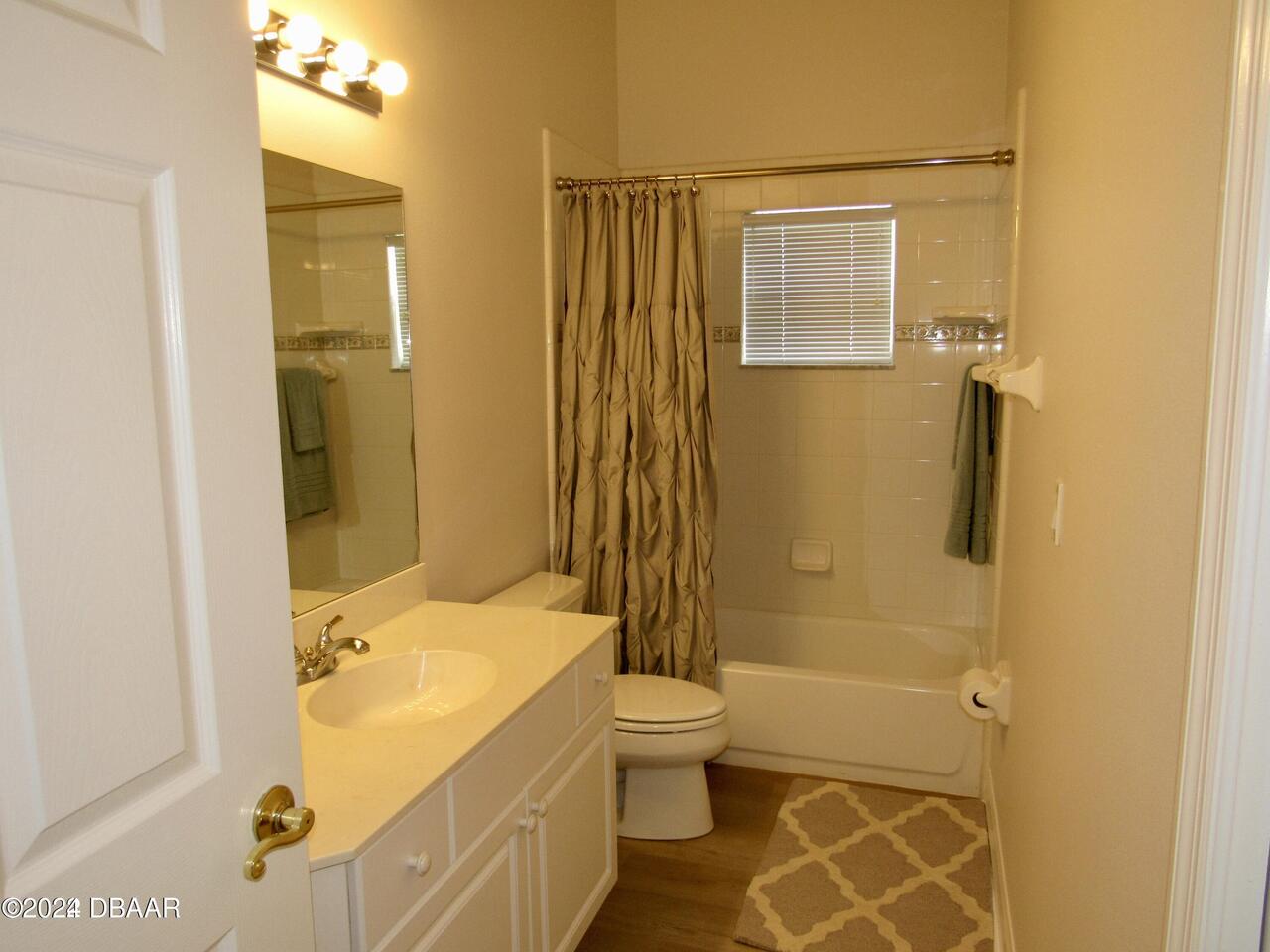 Listing Photo 8