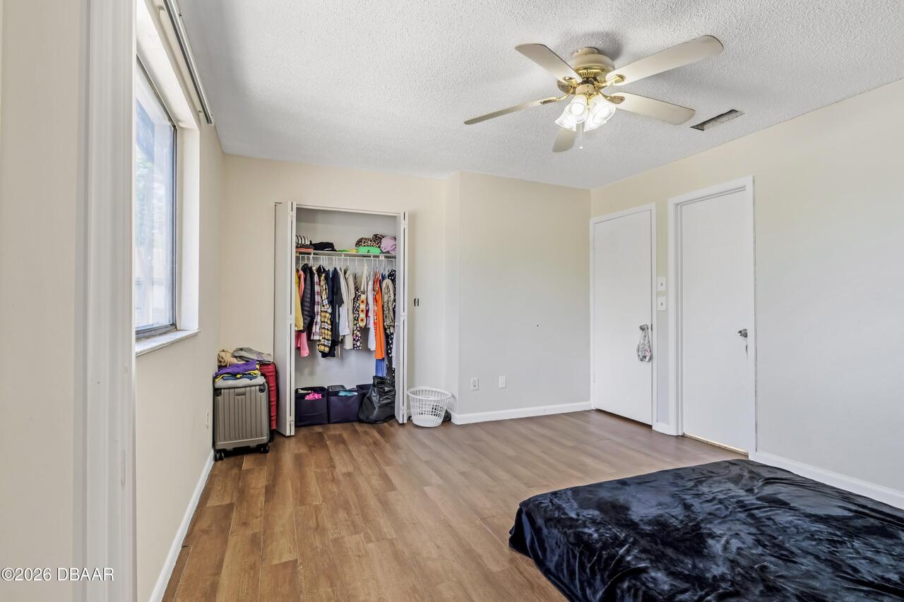 Listing Photo 12