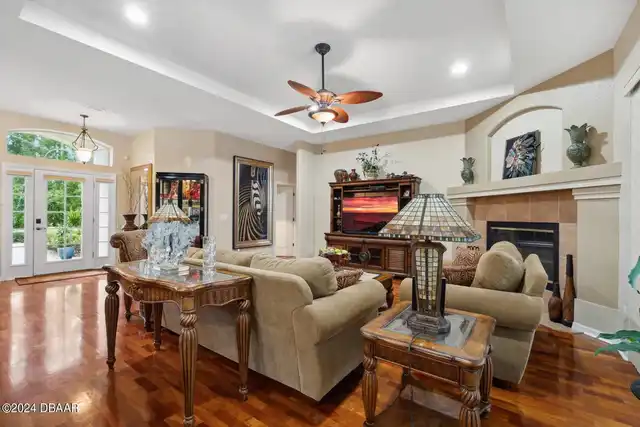Listing Photo 11