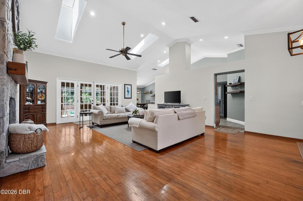 Listing Photo 17