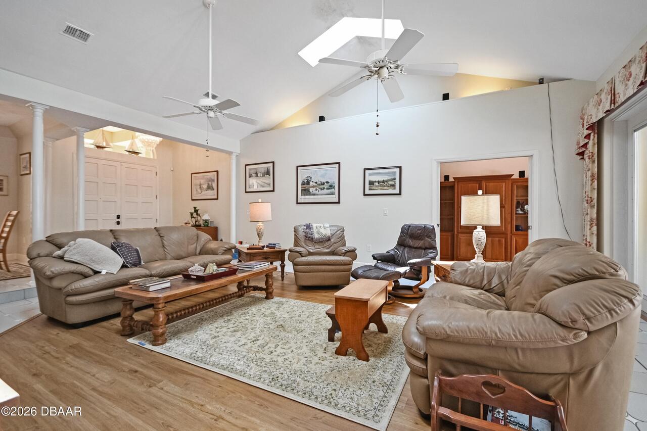 Listing Photo 9