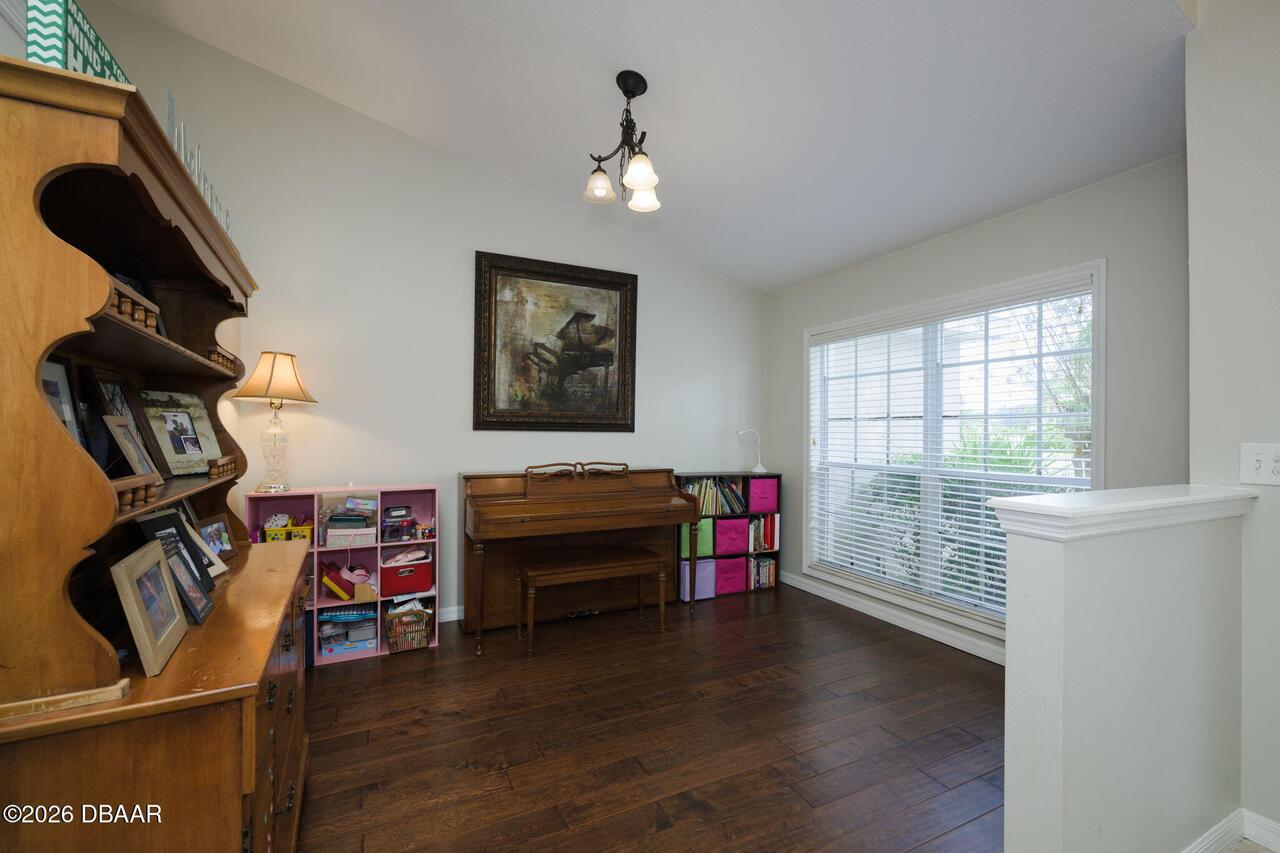 Listing Photo 8