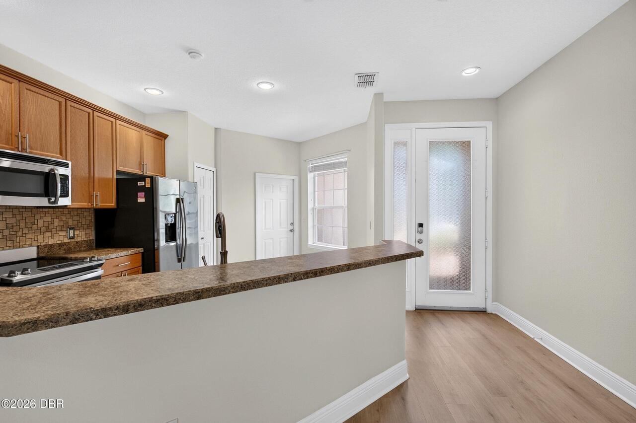Listing Photo 12