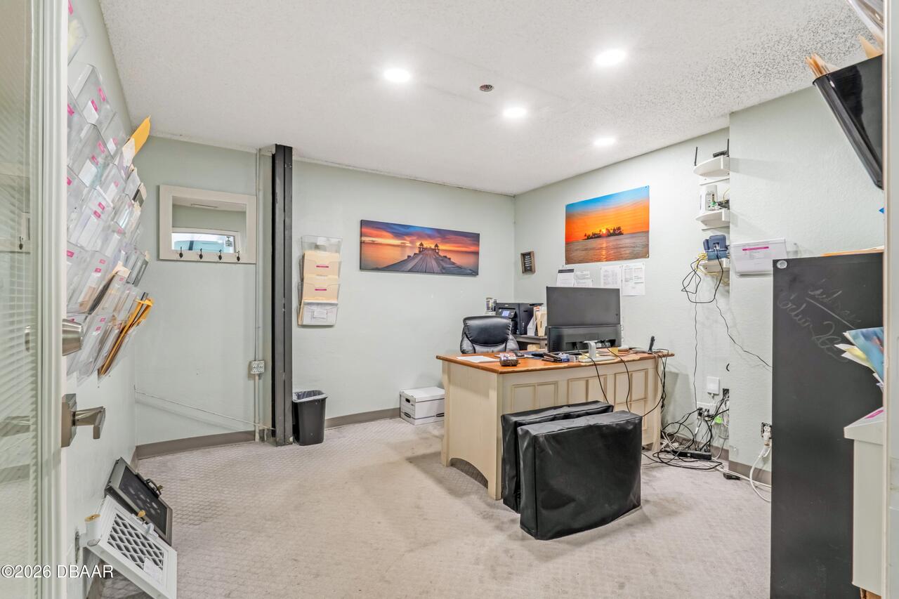 Listing Photo 11