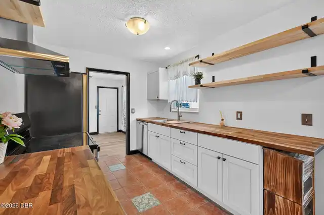 Listing Photo 6