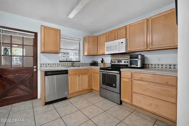 Listing Photo 8