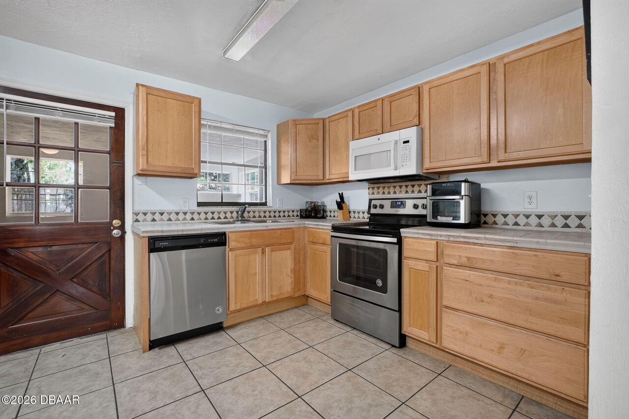 Listing Photo 8
