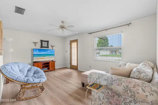 Listing Photo 7