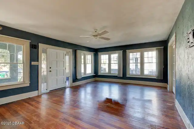 Listing Photo 11