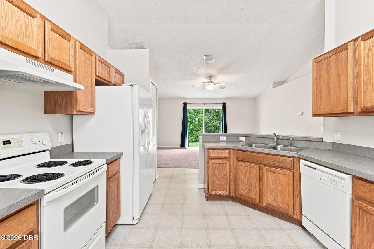 Listing Photo 12