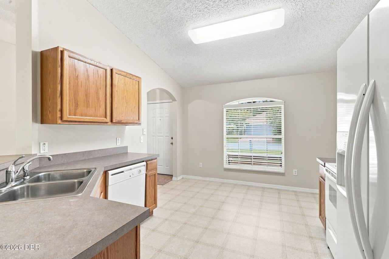 Listing Photo 14