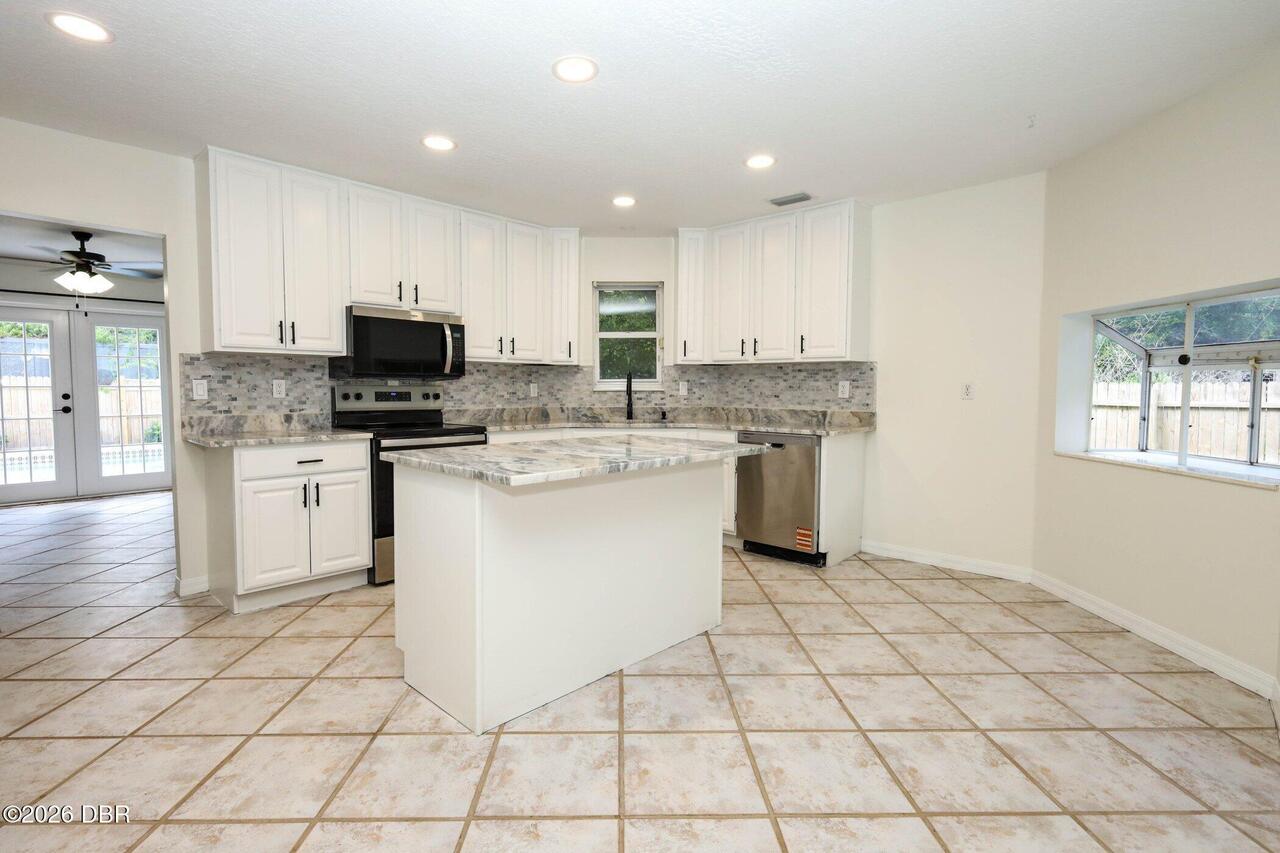 Listing Photo 12