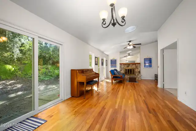 Listing Photo 15