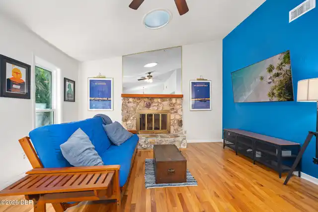 Listing Photo 16