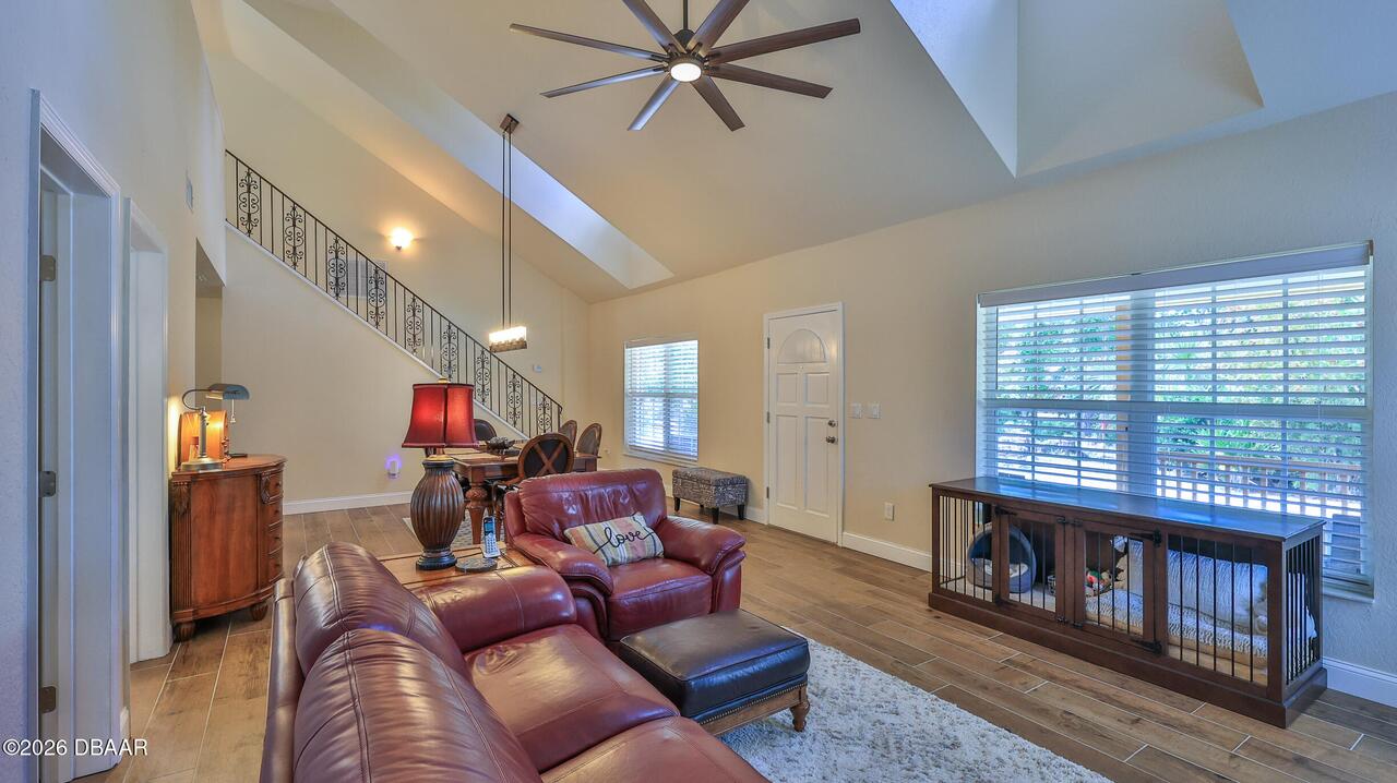 Listing Photo 11