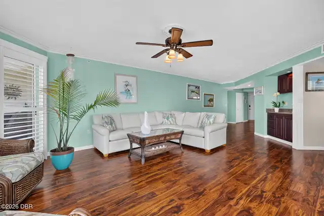 Listing Photo 8