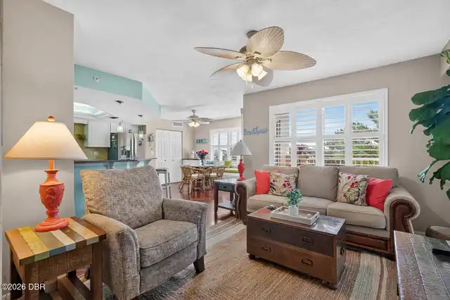 Listing Photo 11