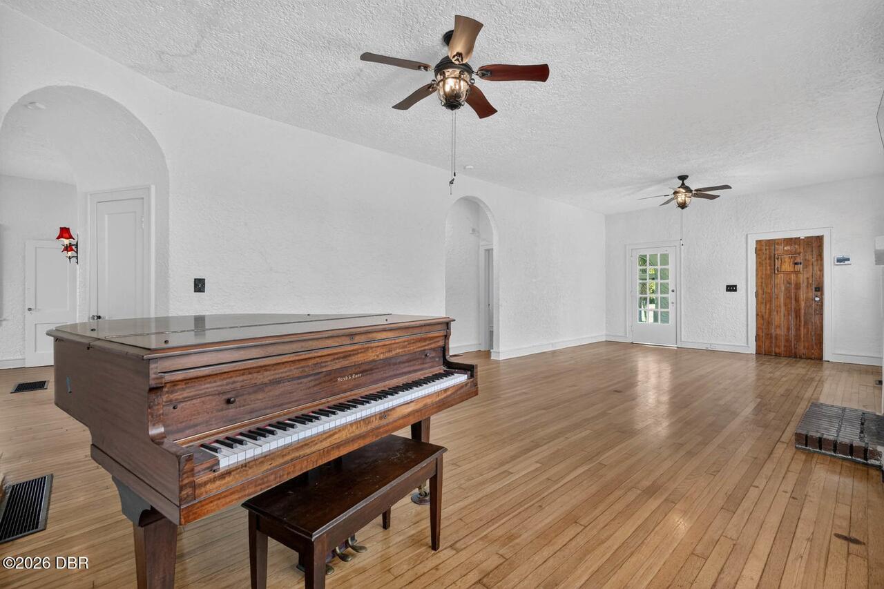 Listing Photo 19