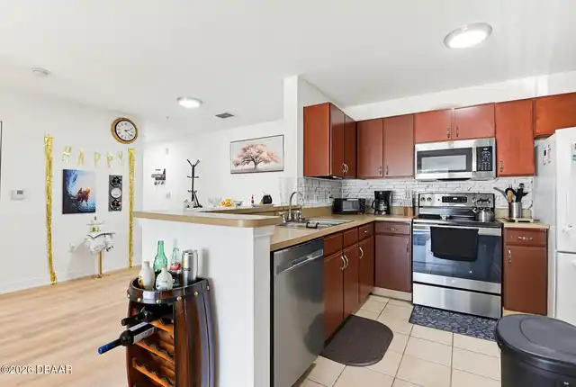 Listing Photo 9