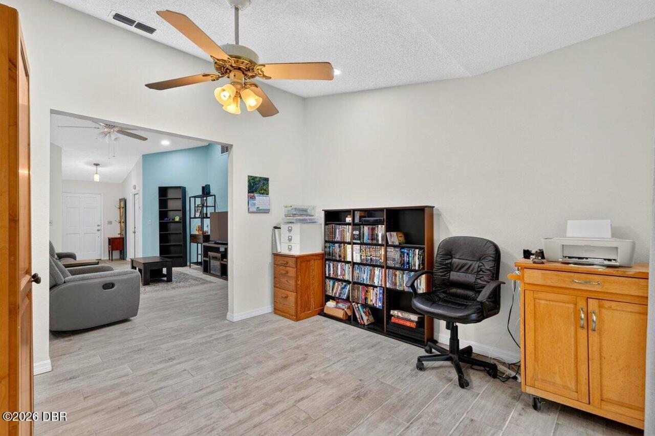 Listing Photo 10