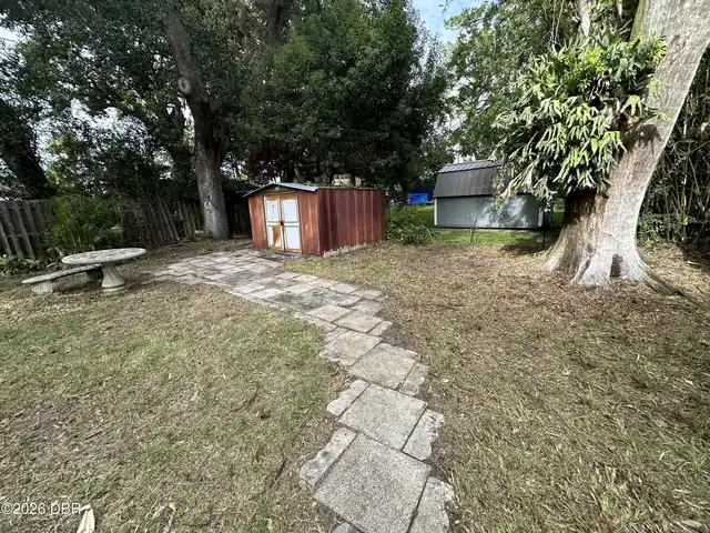Listing Photo 11