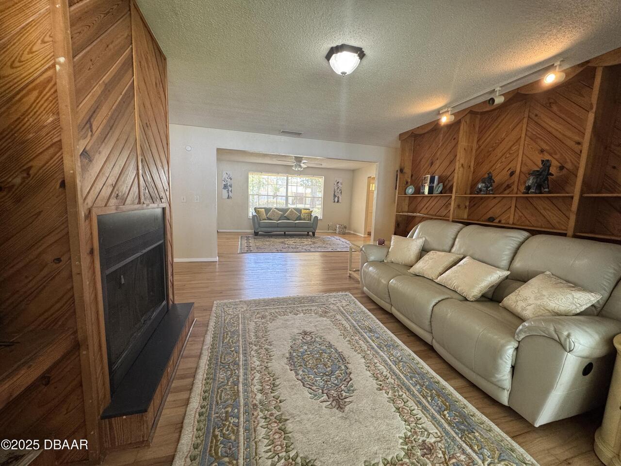 Listing Photo 14