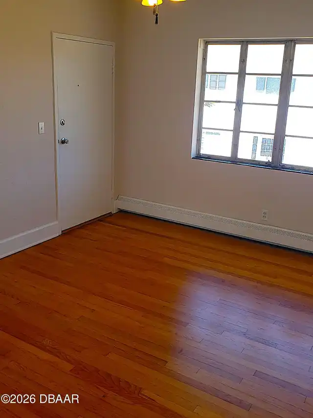 Listing Photo 12