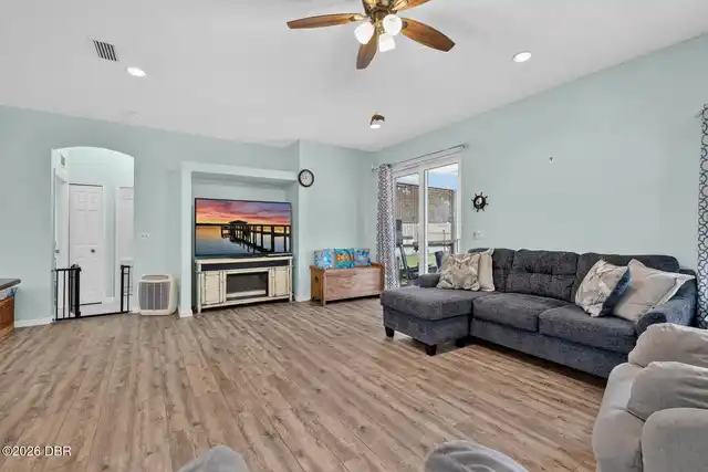 Listing Photo 16