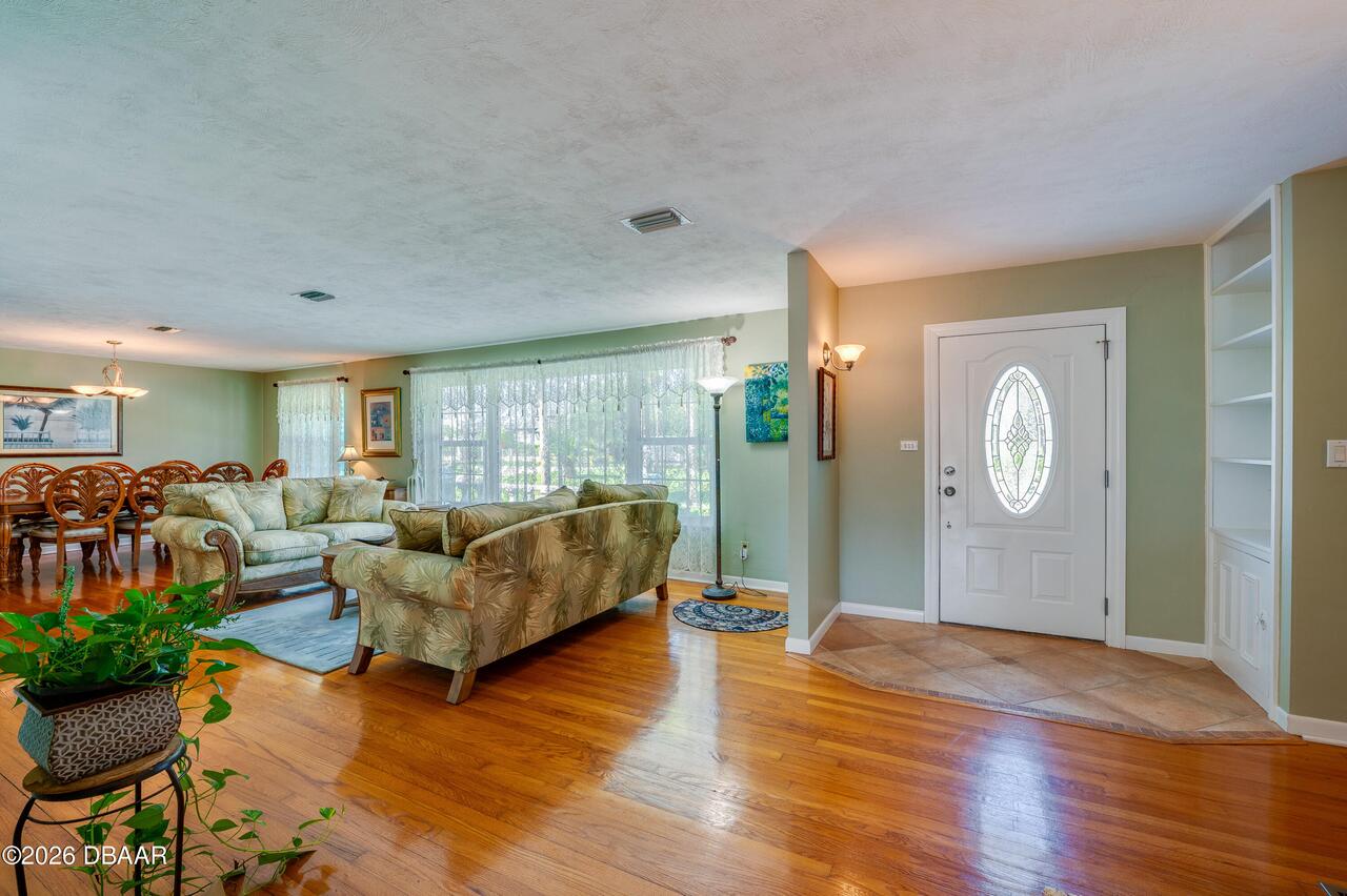 Listing Photo 6