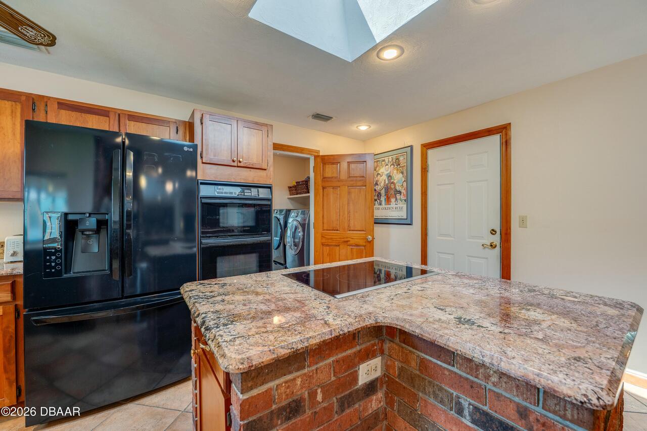 Listing Photo 11