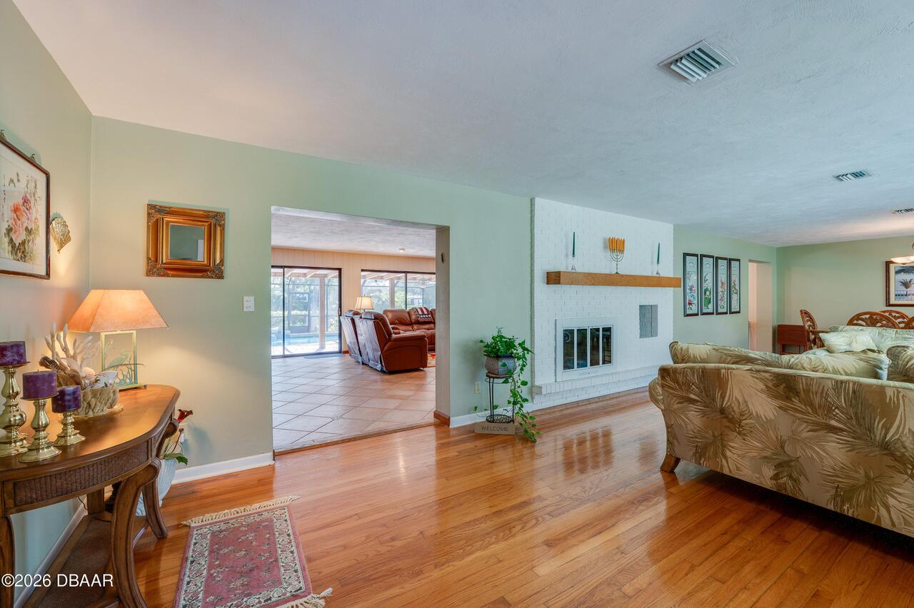 Listing Photo 16