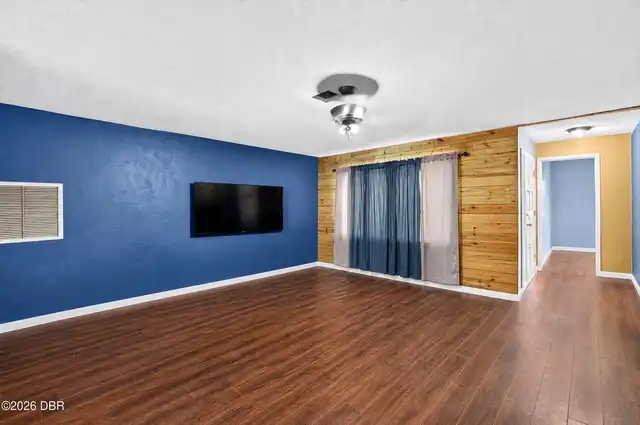 Listing Photo 17