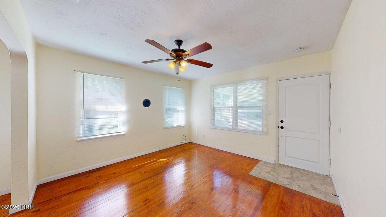 Listing Photo 6
