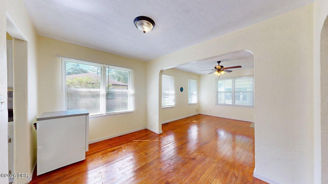 Listing Photo 8