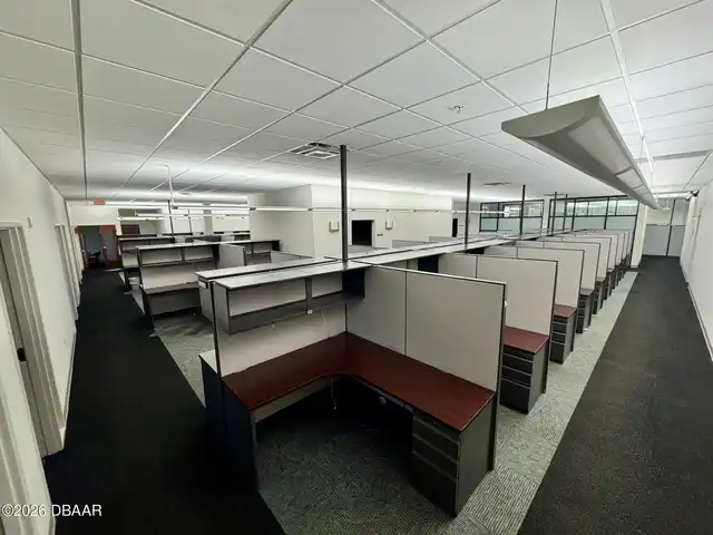 Listing Photo 8