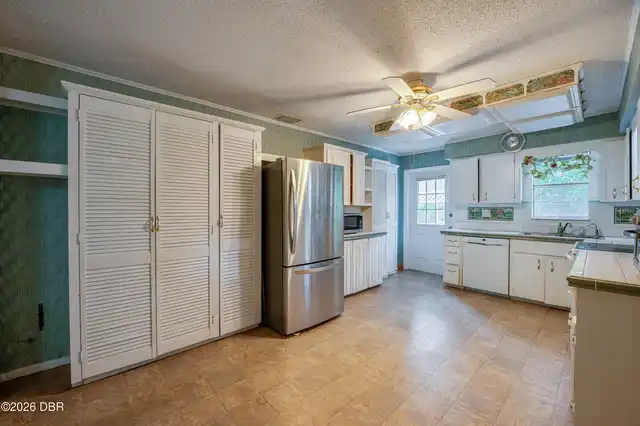 Listing Photo 7