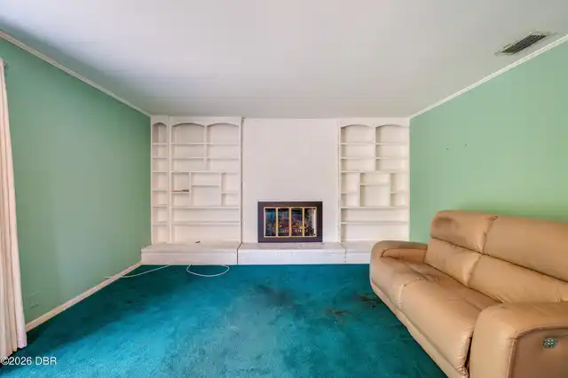 Listing Photo 11