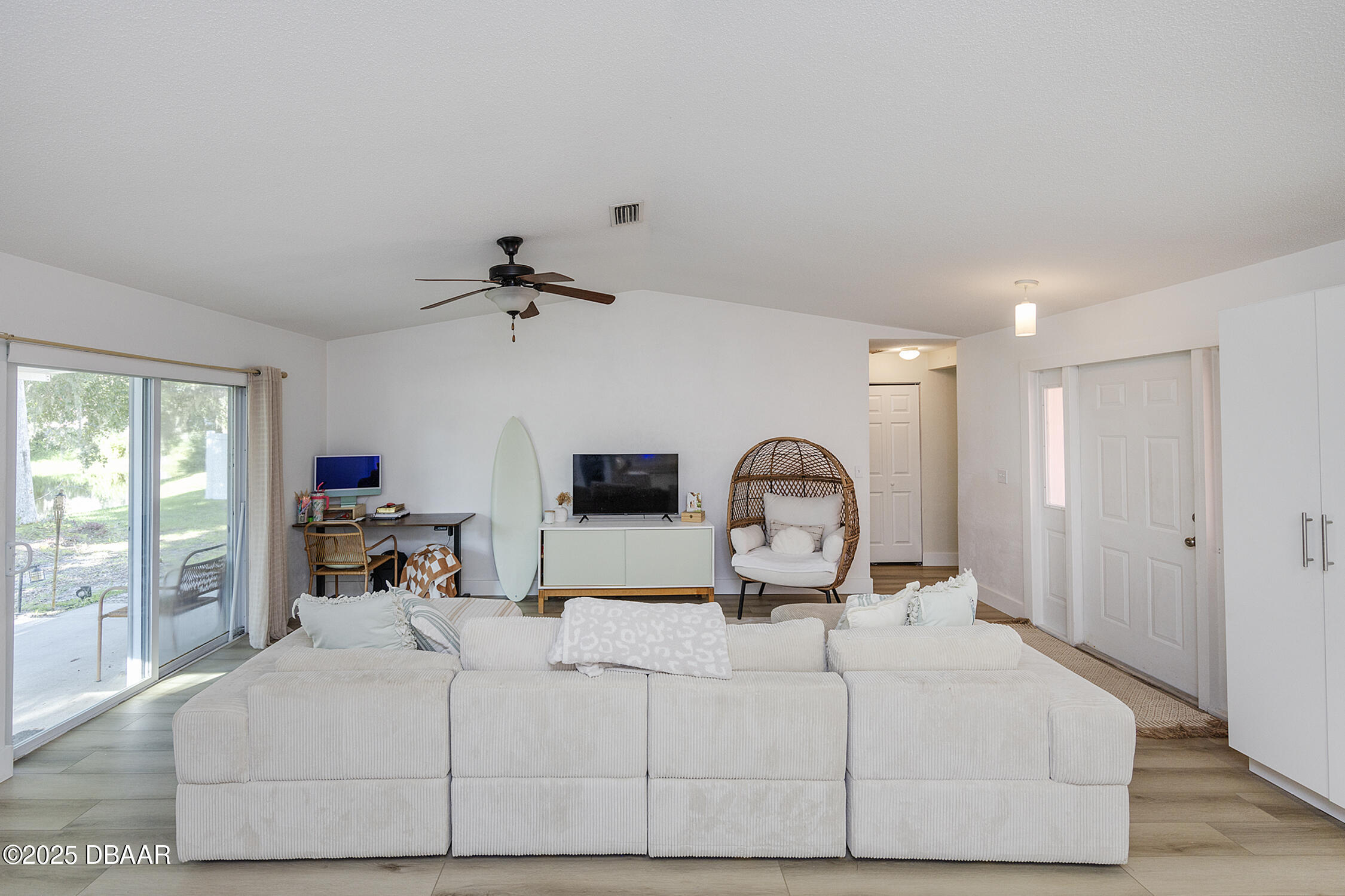 Listing Photo 11