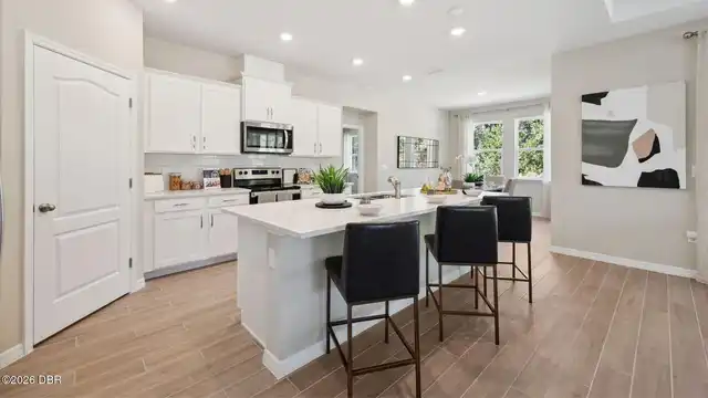 Listing Photo 10