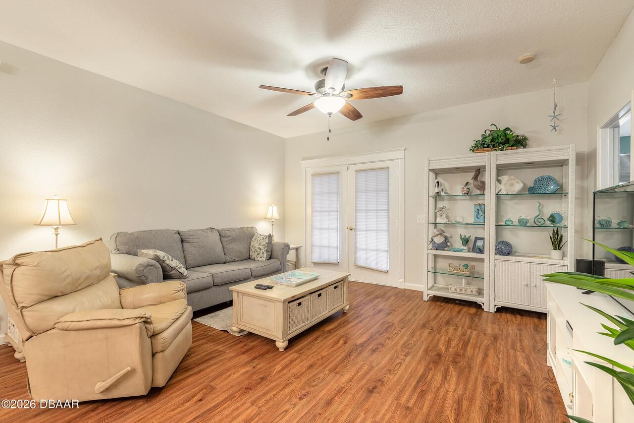 Listing Photo 11