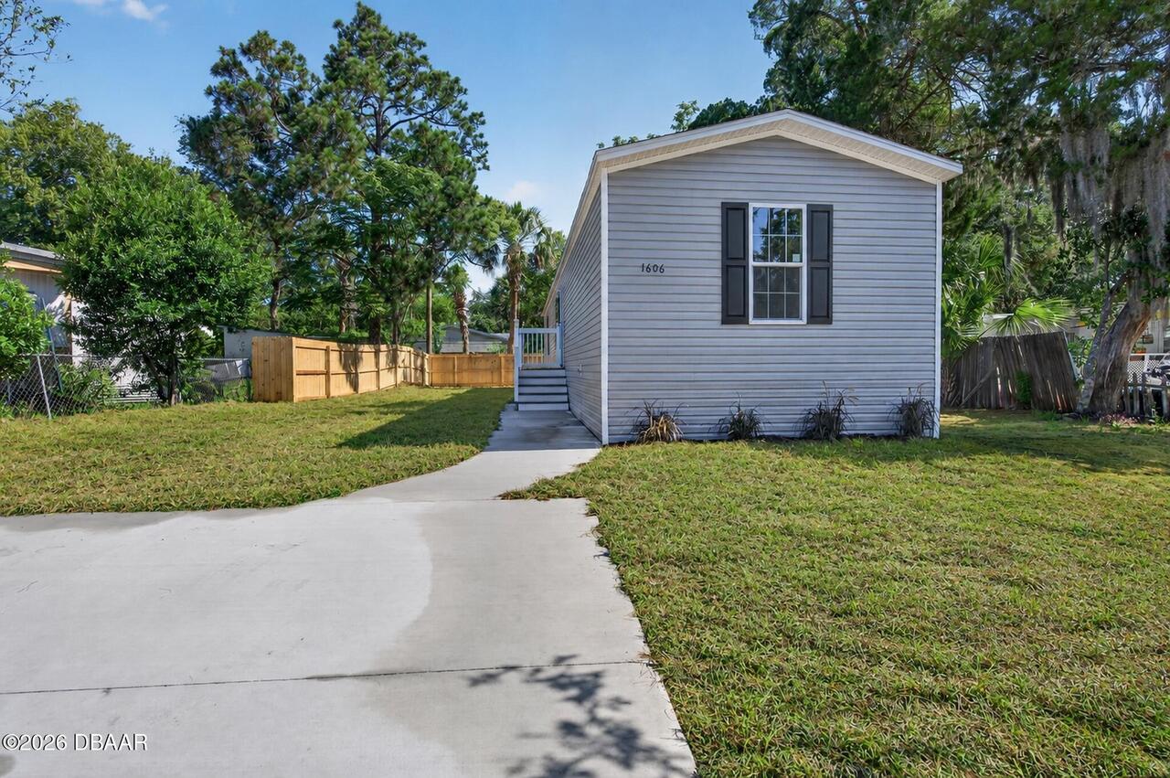 Listing Photo 10