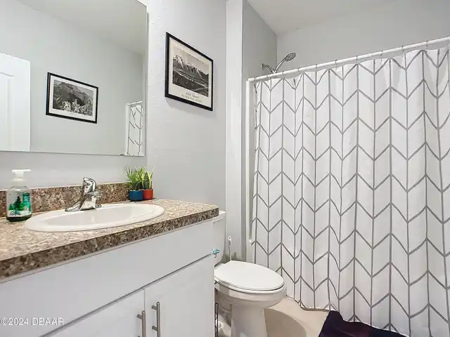 Listing Photo 12