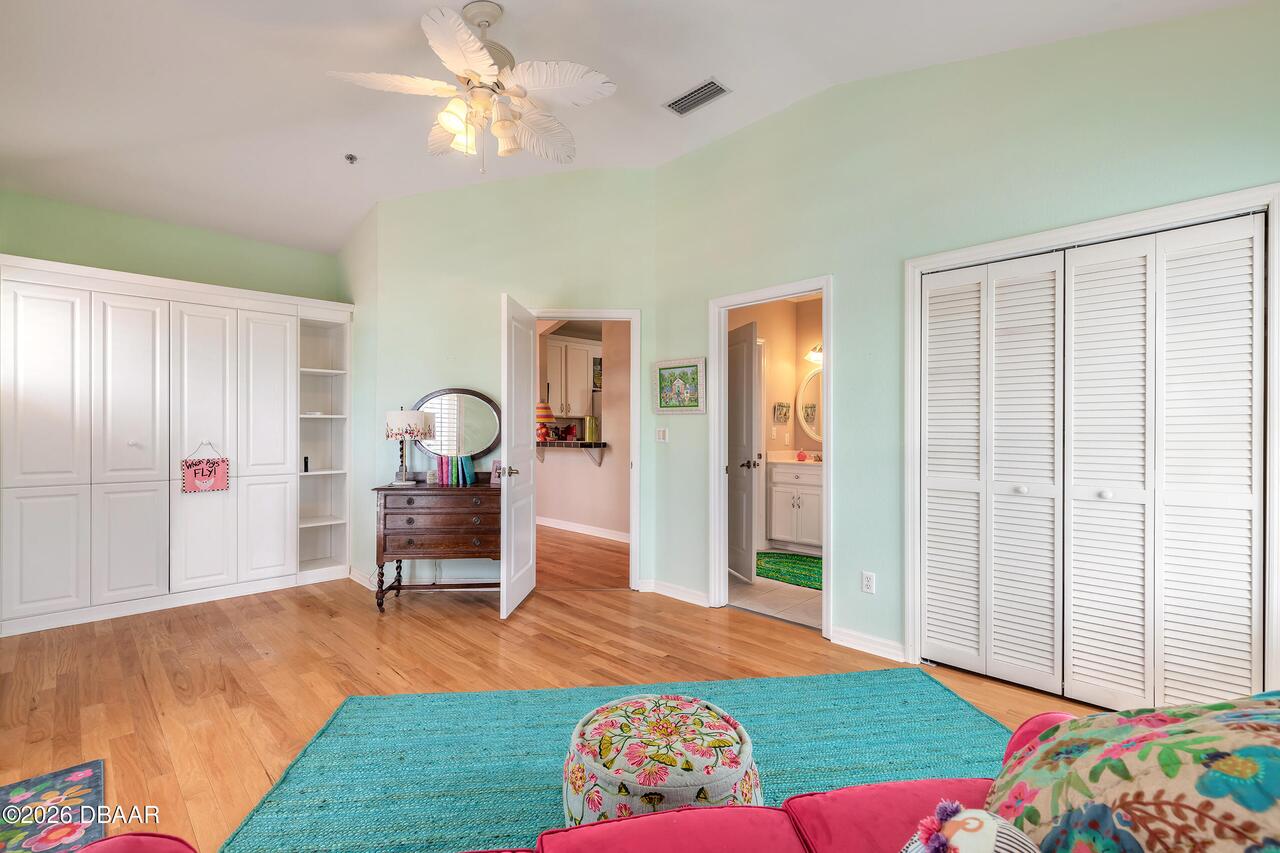 Listing Photo 9