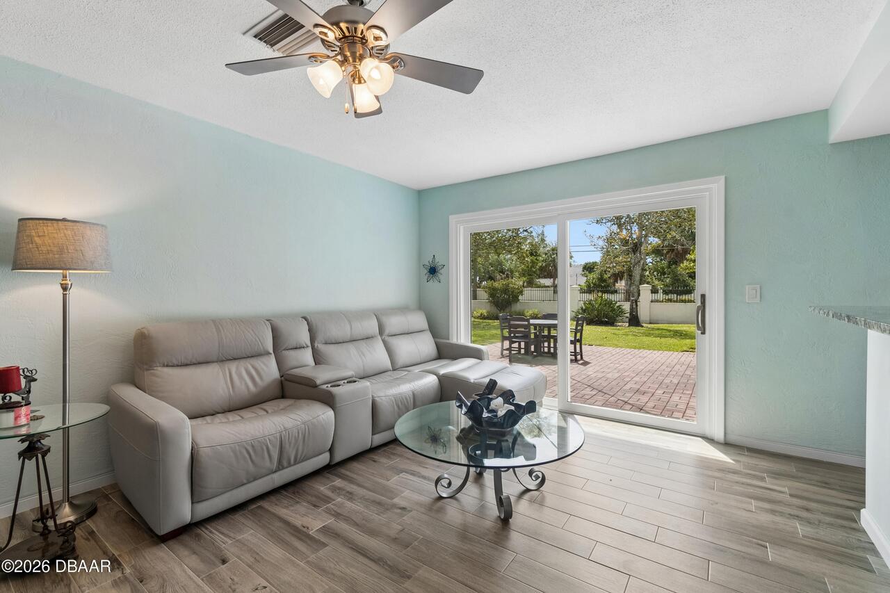 Listing Photo 9