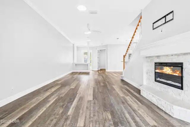 Listing Photo 17