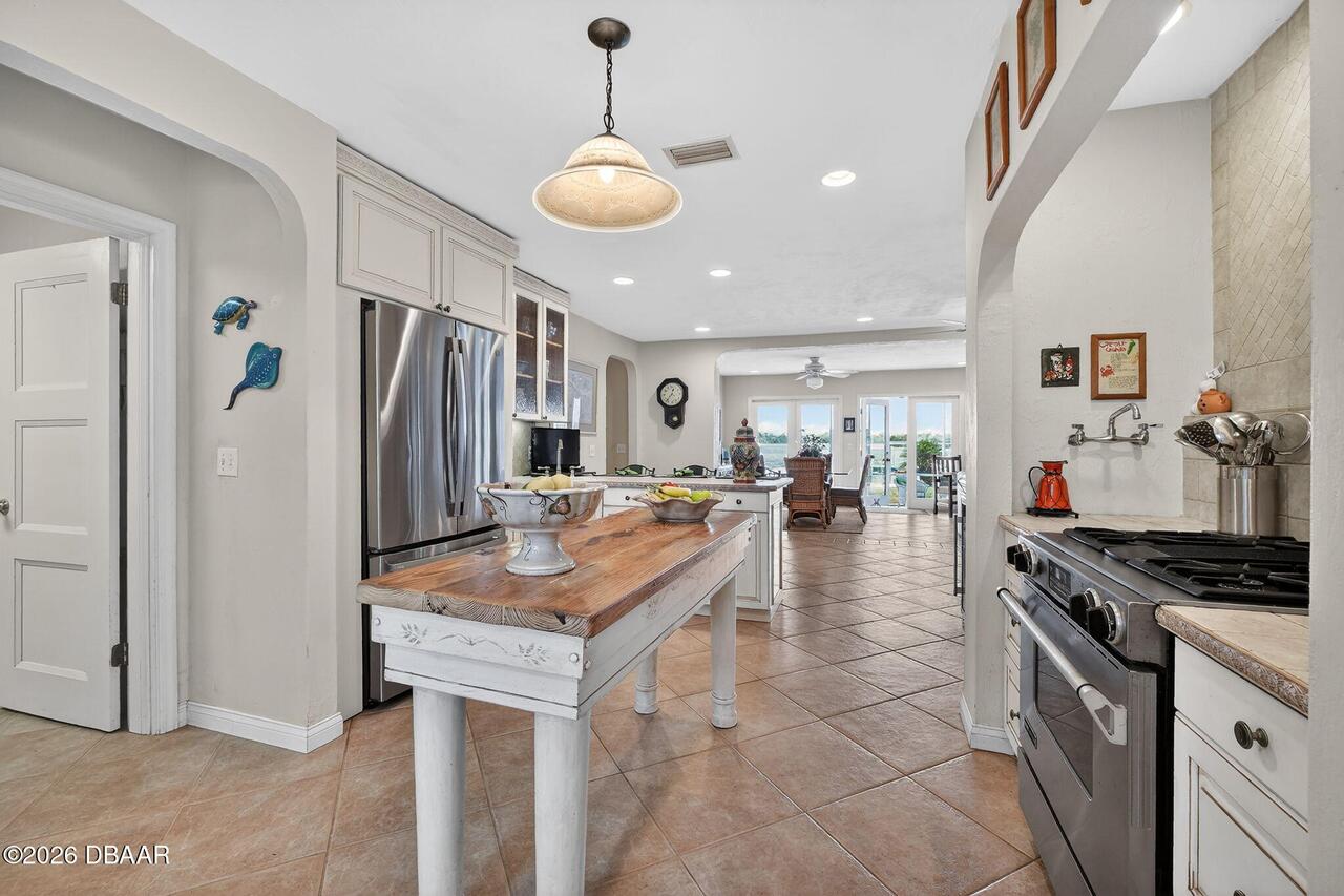 Listing Photo 8