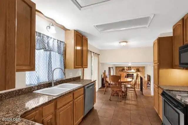 Listing Photo 7