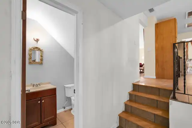 Listing Photo 12