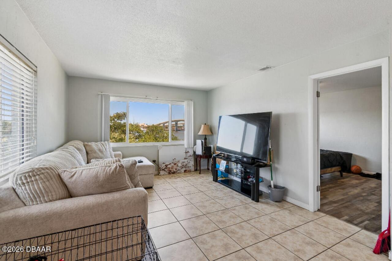 Listing Photo 14
