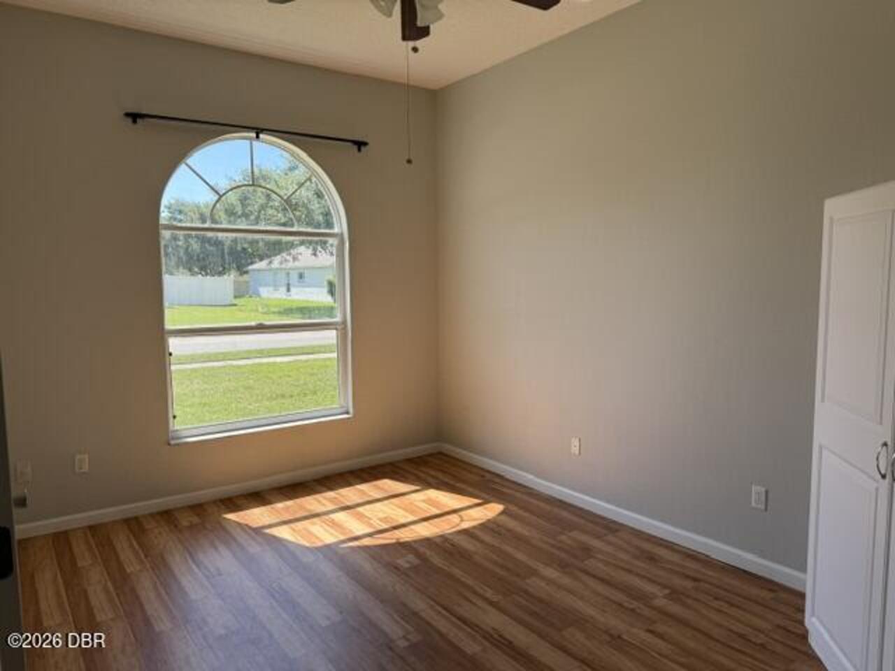 Listing Photo 14